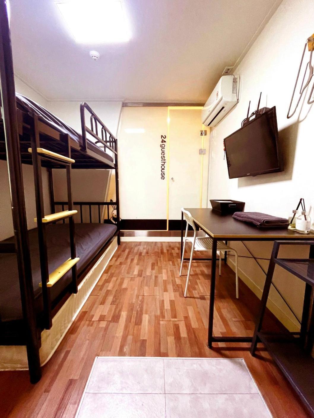 24 Sinchon Avenue Hostel