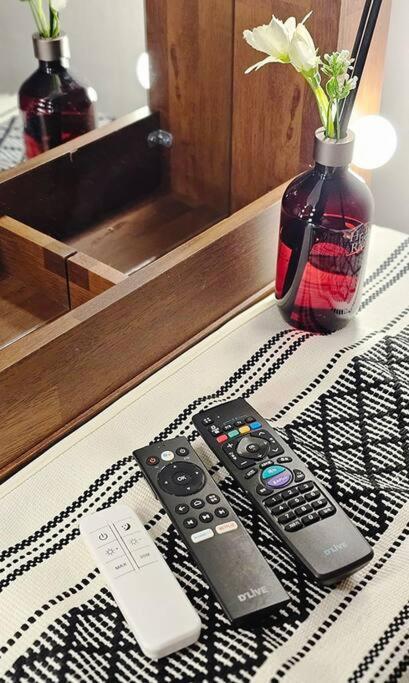 Cozy Near Hongdae & Sinchon Station 4min For Max 6 *