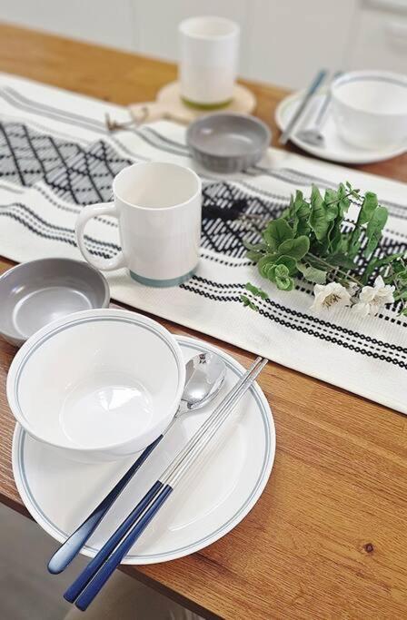 Cozy Near Hongdae & Sinchon Station 4min For Max 6 Seul