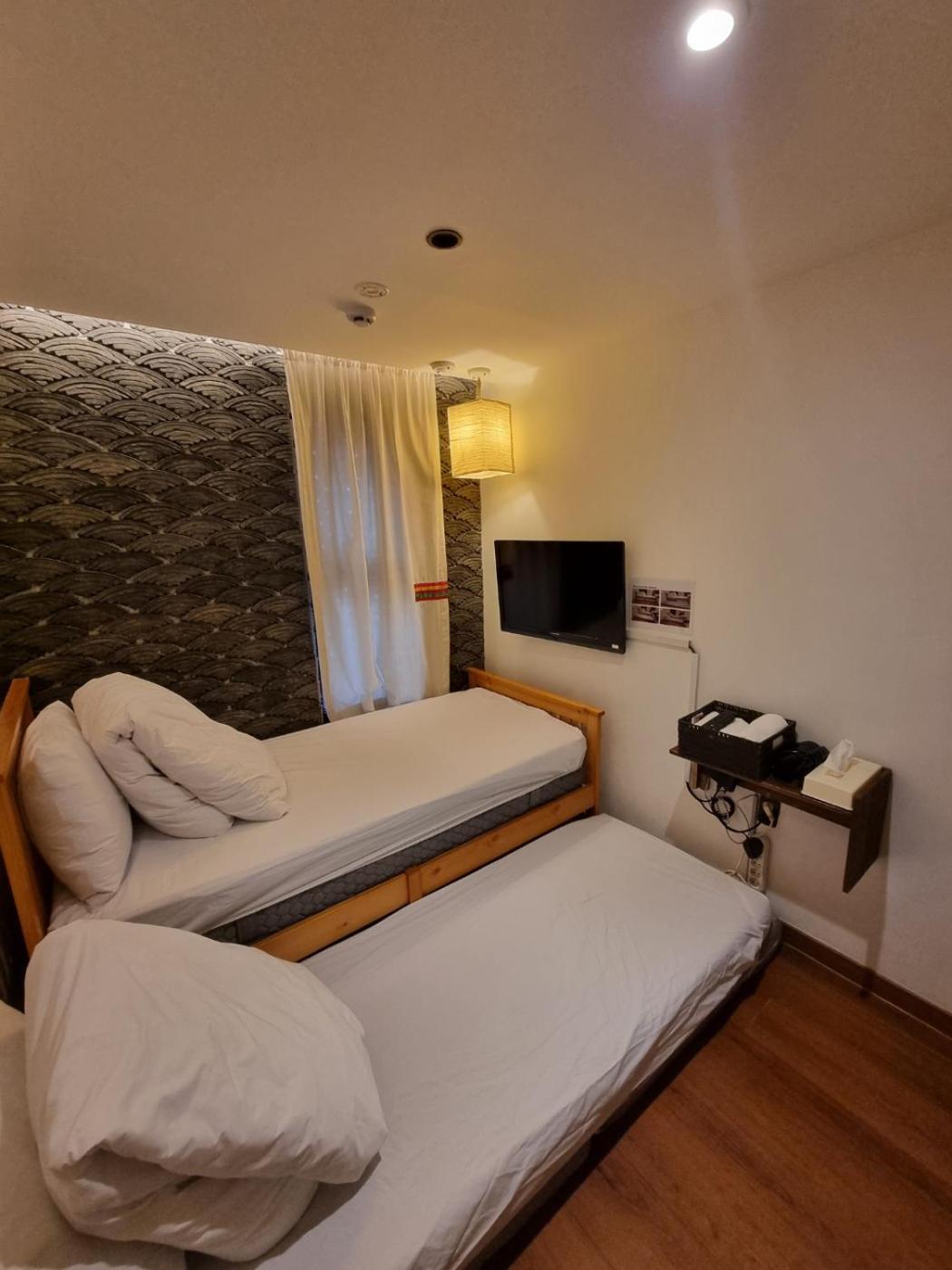 Hwon Guest house *