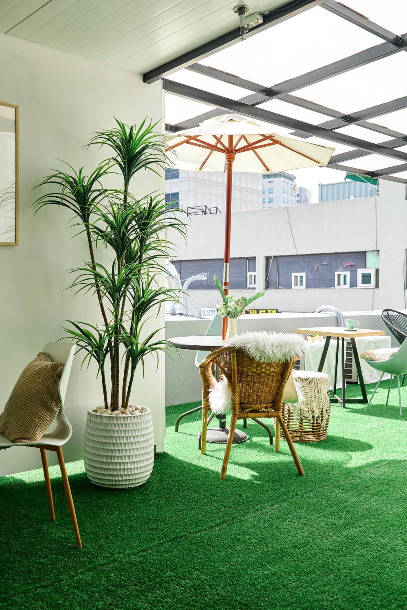 Chloe Hotel *