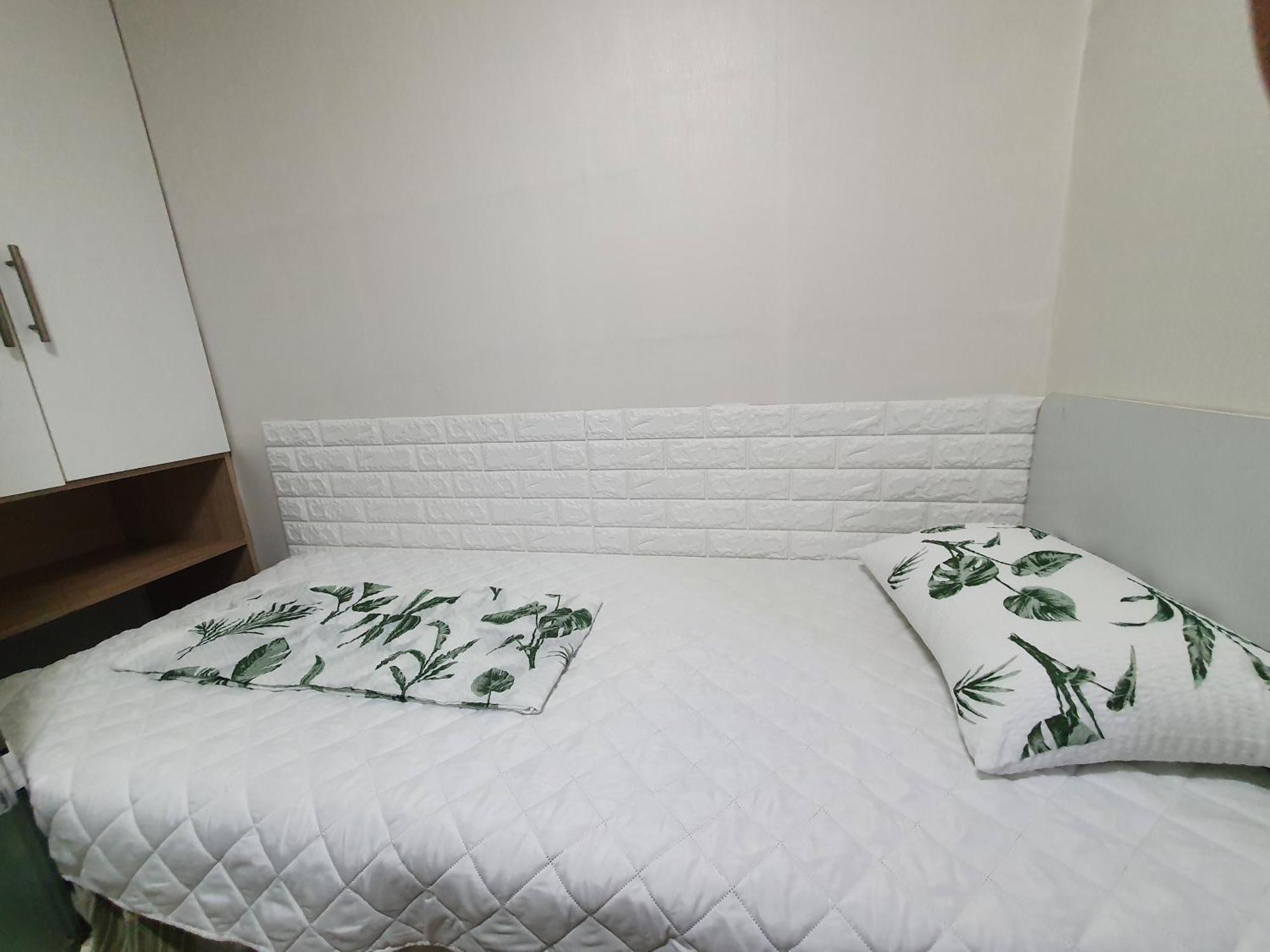Full House Hostel