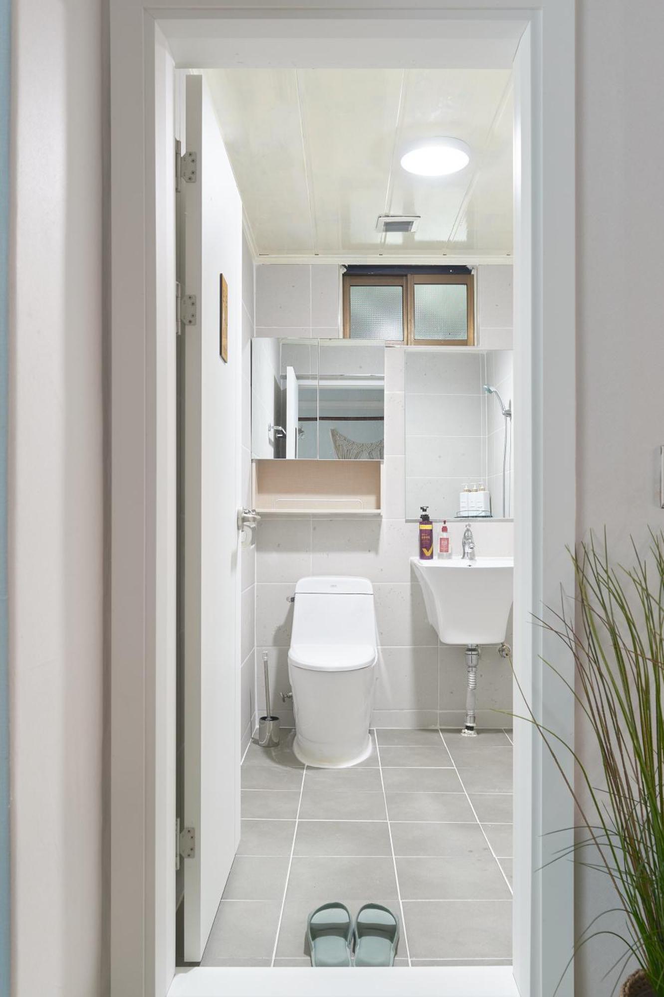 Villa Hapjeong Station Exit7 Each Room, Living Room, Air Conditioning Modern House