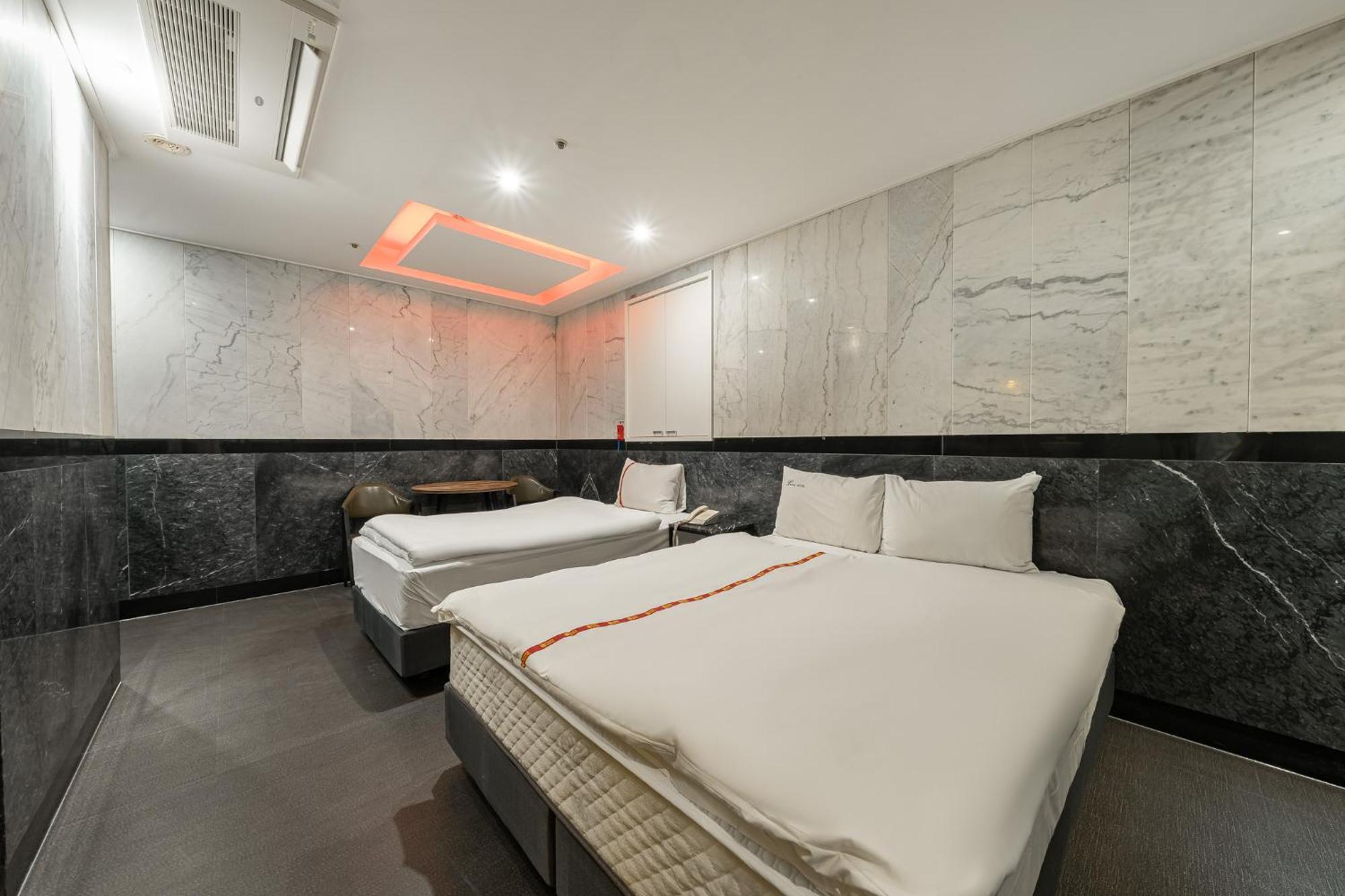 Hotel Signature Seoul