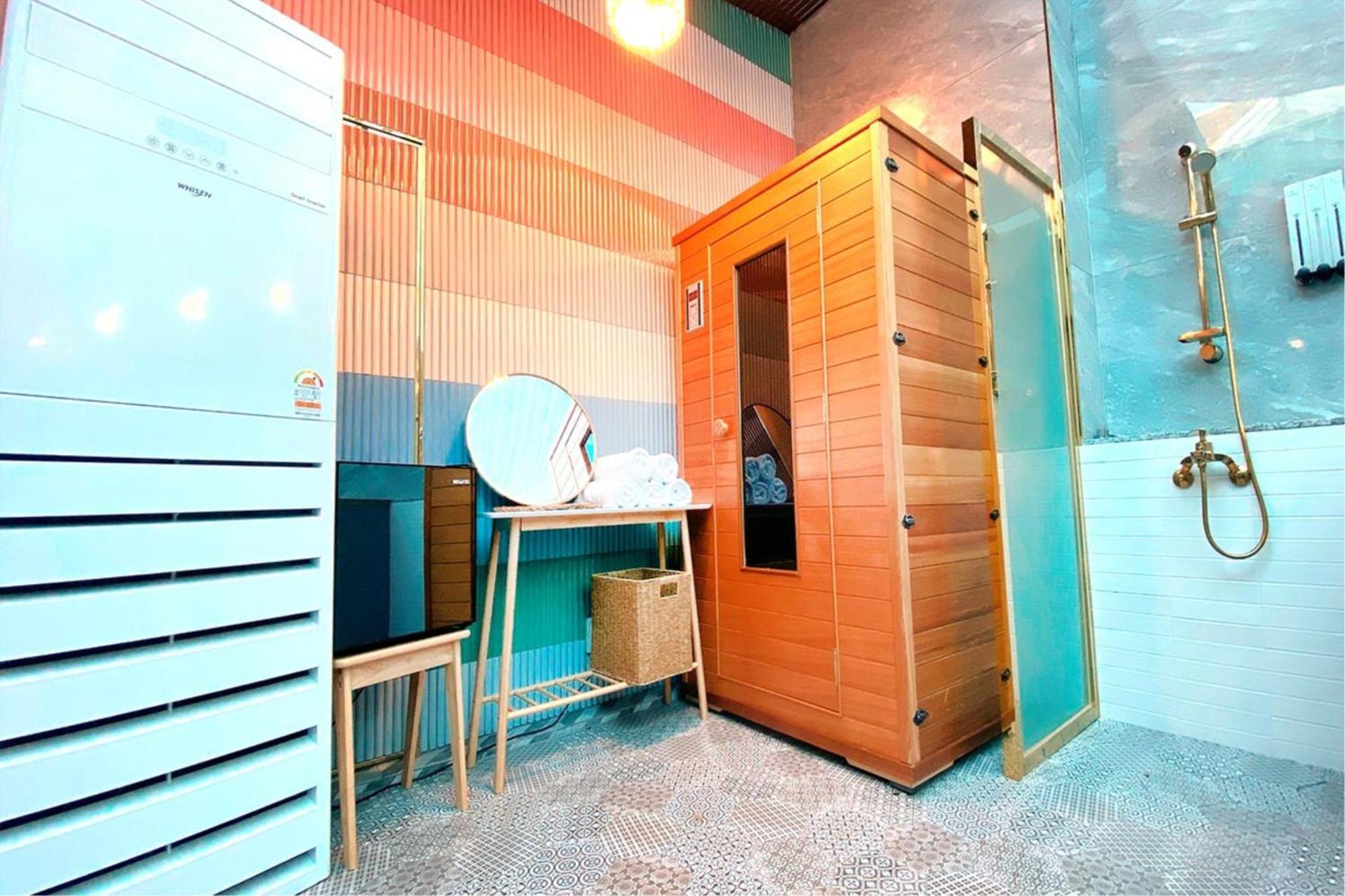 Hotel Garden Pool Lee Chung Jung Seul