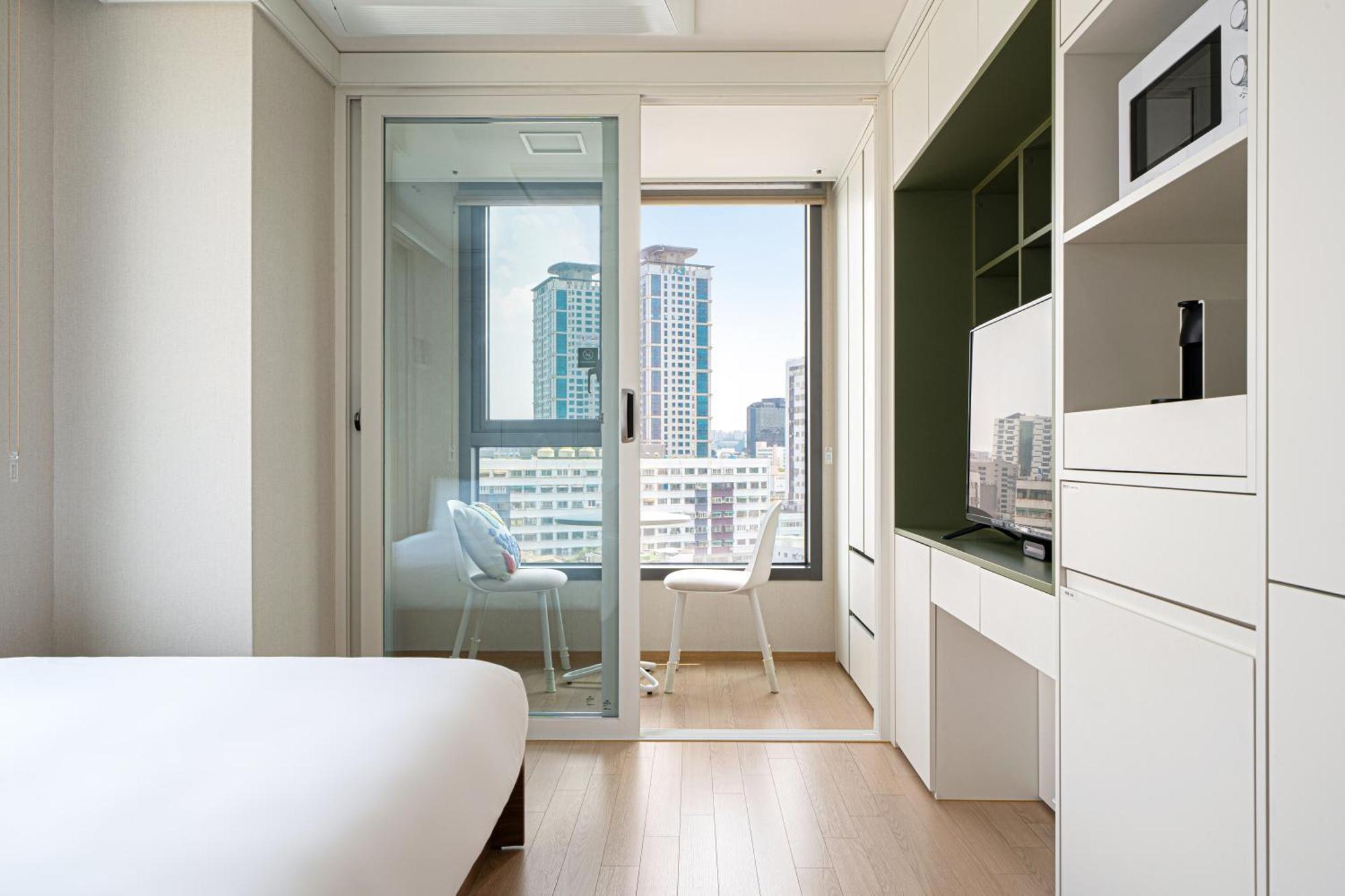 Urbanstay Myeongdong Apartment *