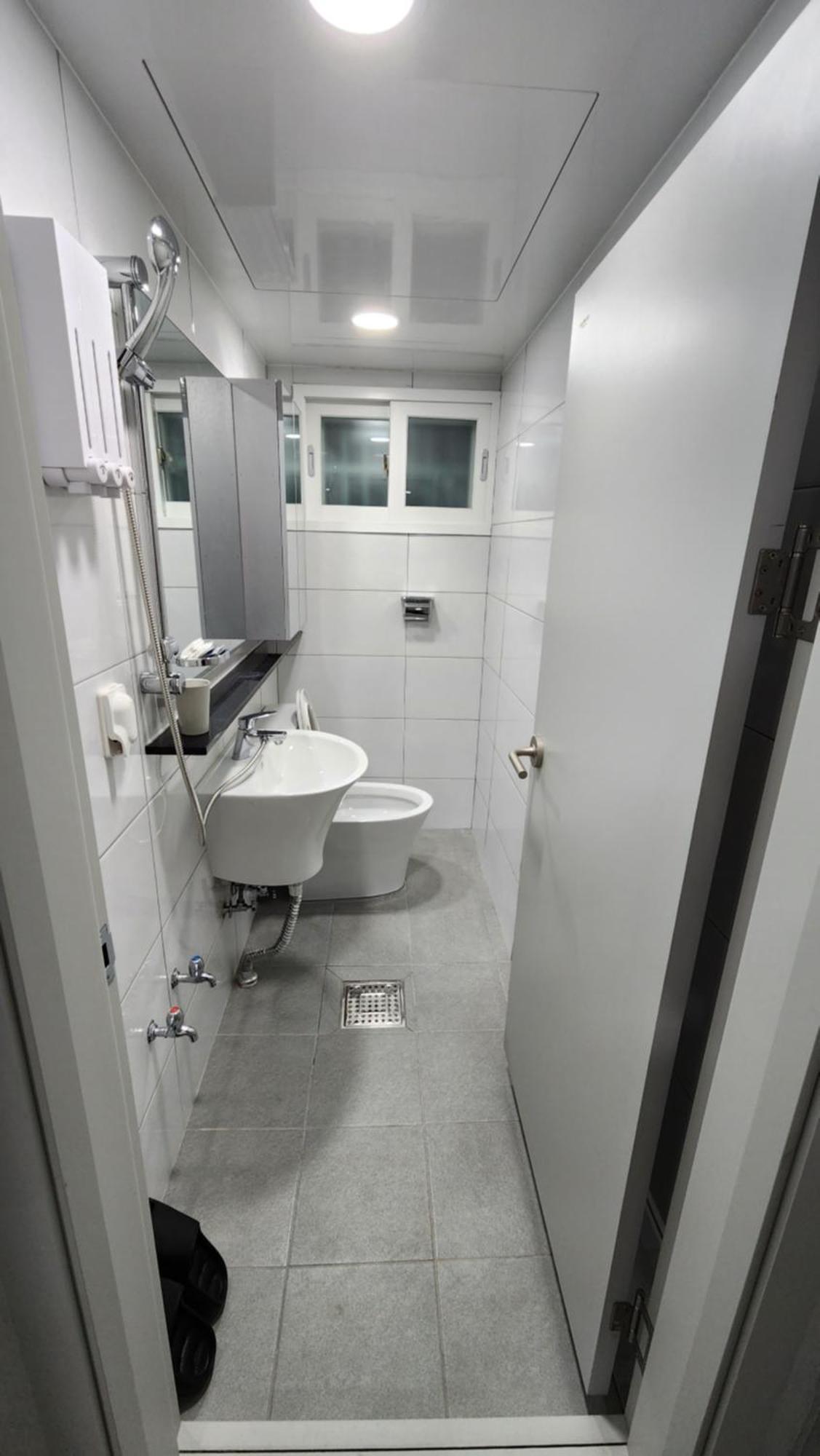 Villa Middle Option Two-room, Exclusive Use, Public Transportation 4 Minutes Away *