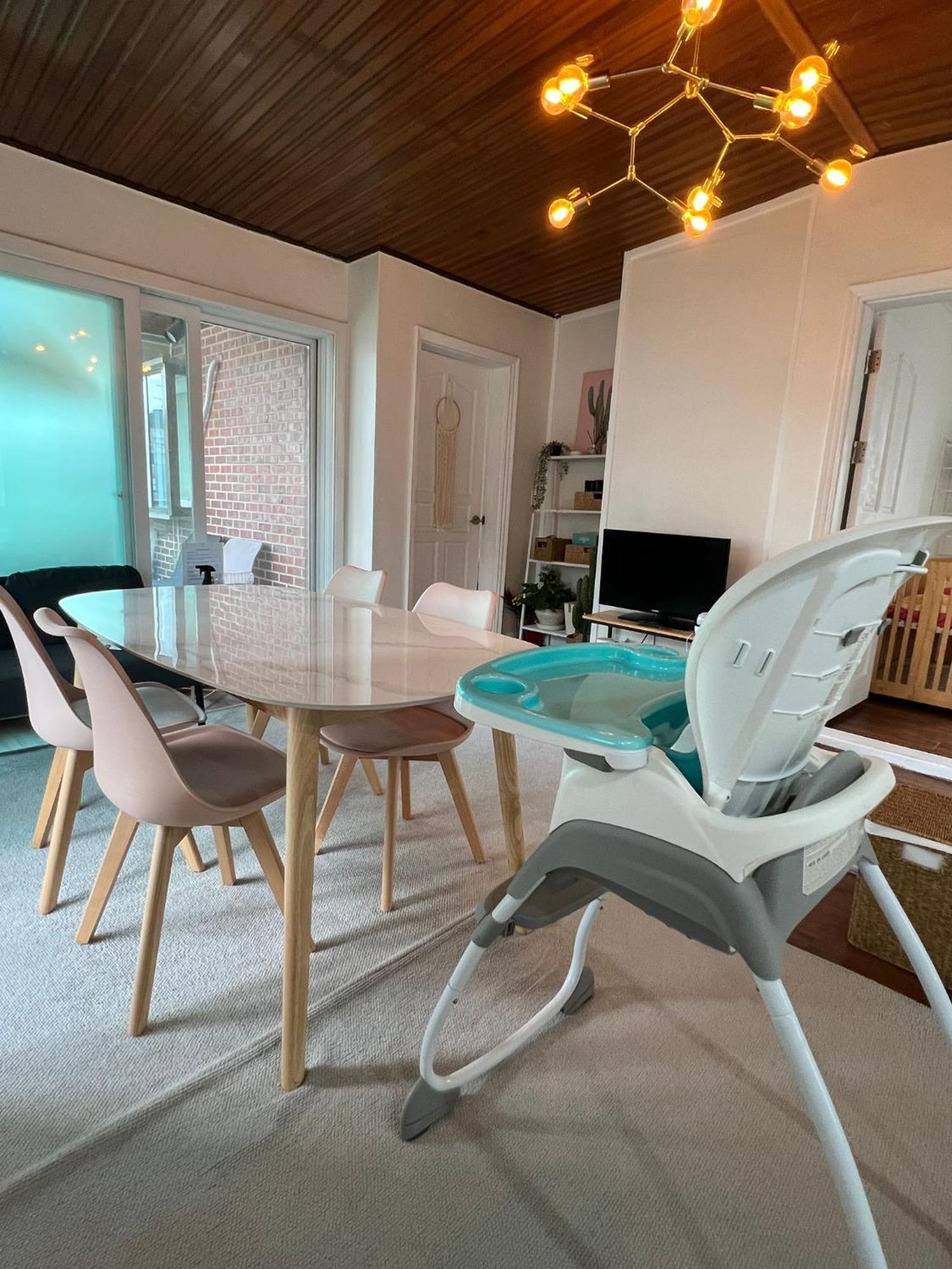 Hongdae Sky View Private Roof Garden House 2br 2qb 1ssb Free Wifi Starbucks Capsule 외국인전용 *