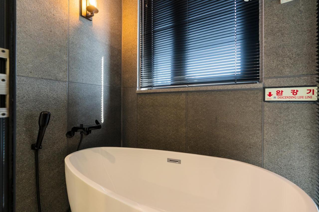 The Jongno Hotel