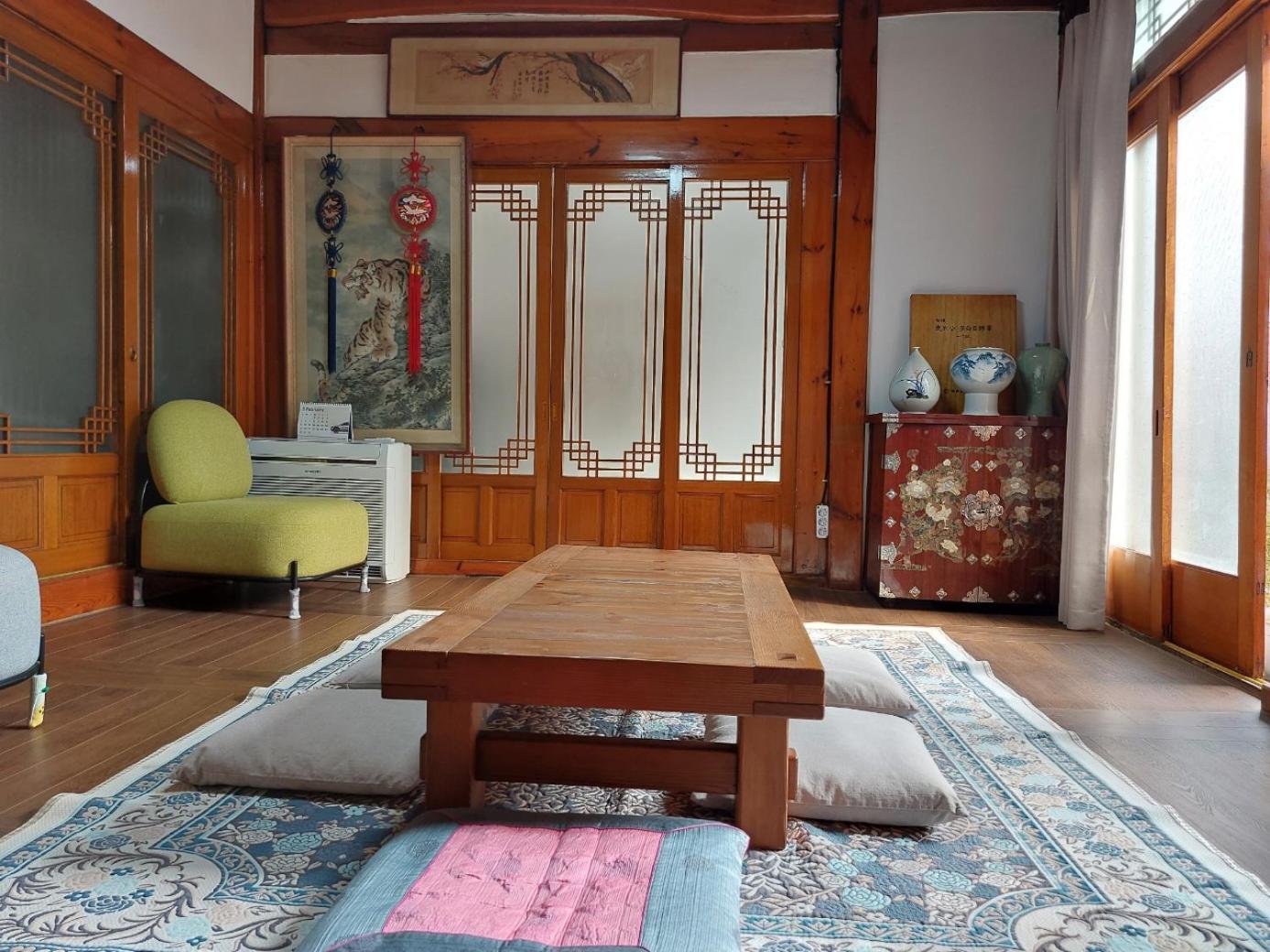 Leedo Hanok *