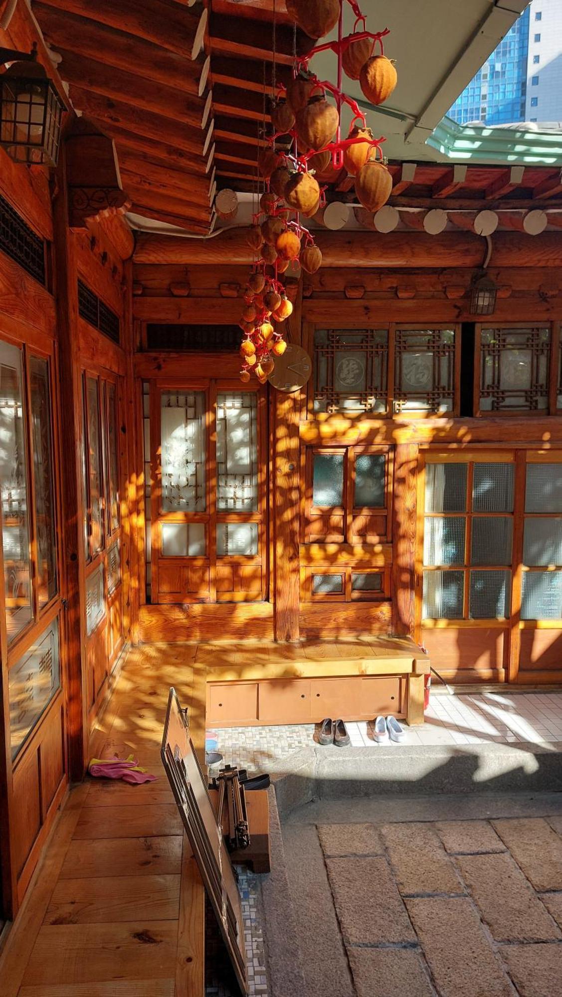 Dongmyo Hanok Sihwadang - Private Korean Style House In The Center With A Beautiful Garden Seoul