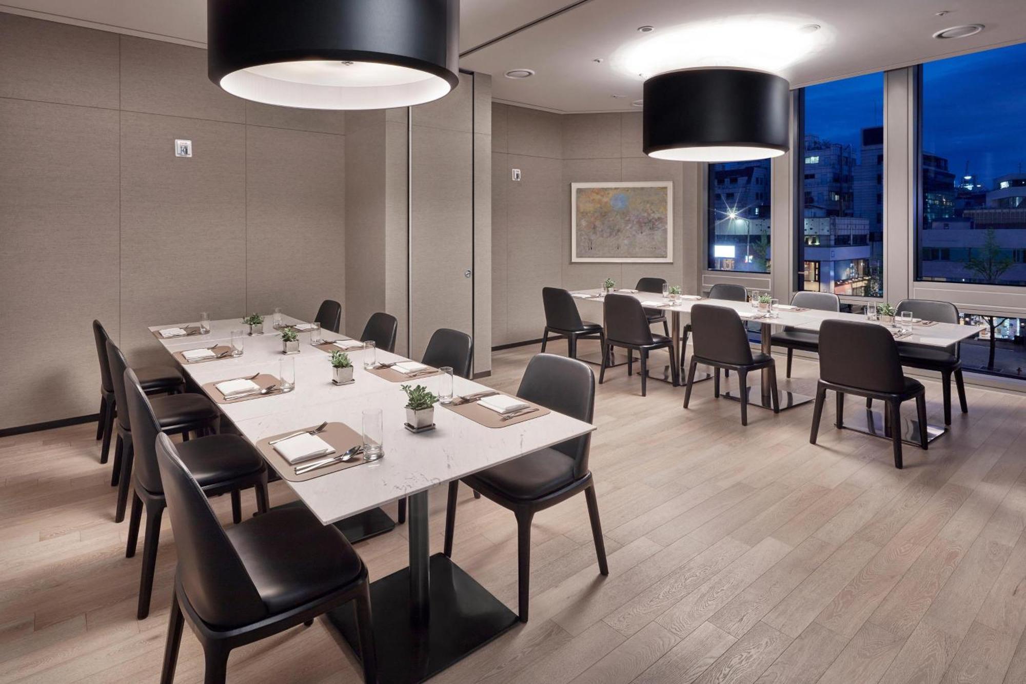 Hotel Four Points By Sheraton Gangnam 4*