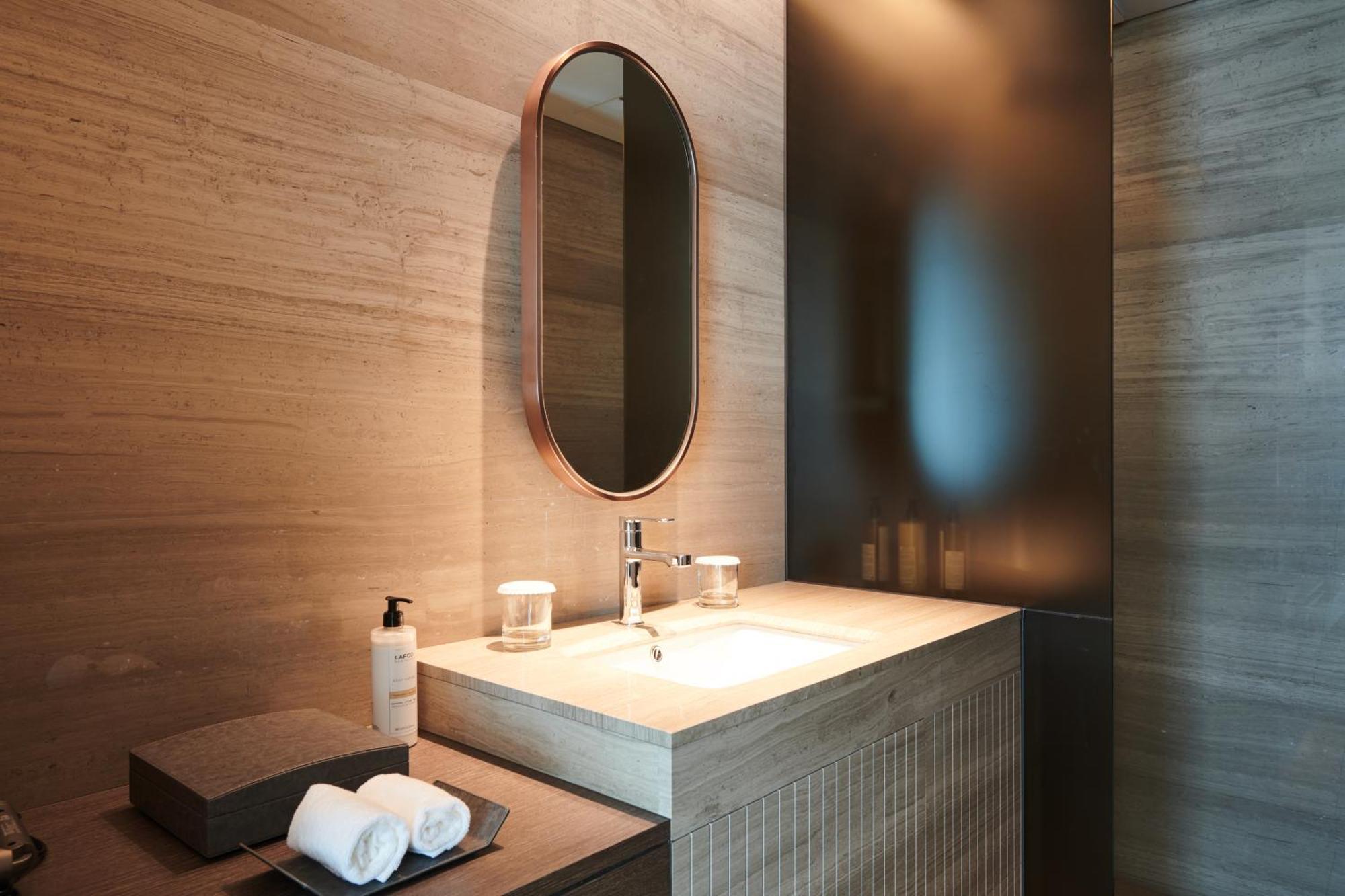 Nine Tree Premier Rokaus Hotel Seoul Yongsan 4* Seoul