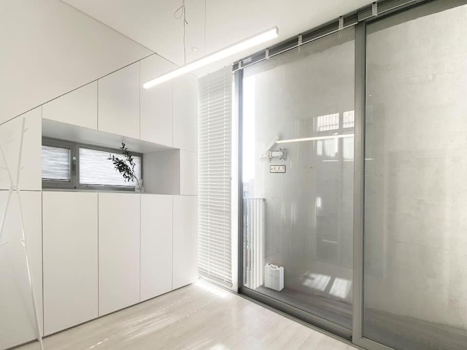 Private Duplex House With A Rooftop - Foreigner Only Seoul