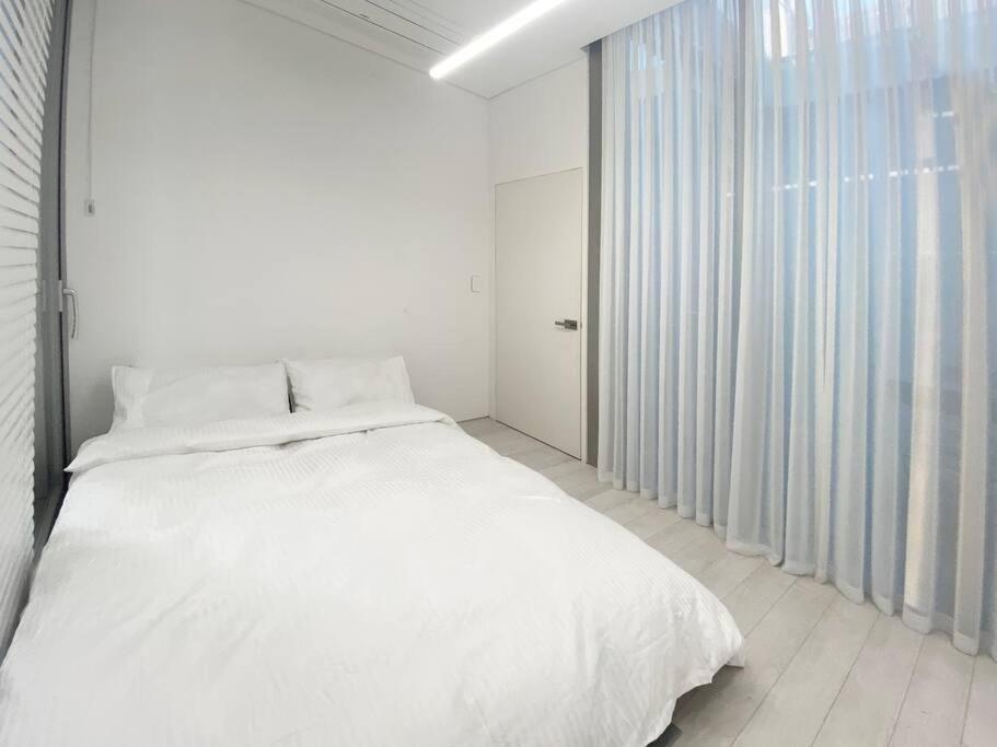 Private Duplex House With A Rooftop - Foreigner Only * Seoul