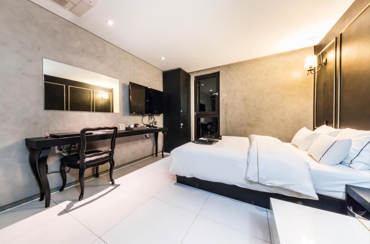 Cullinan Wangsimni Seoul