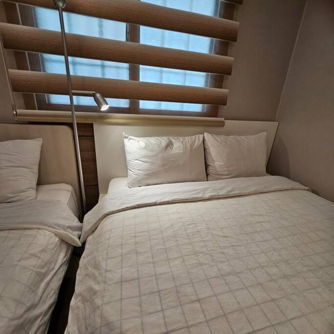 J Honor House Foreigner Only Guest house *