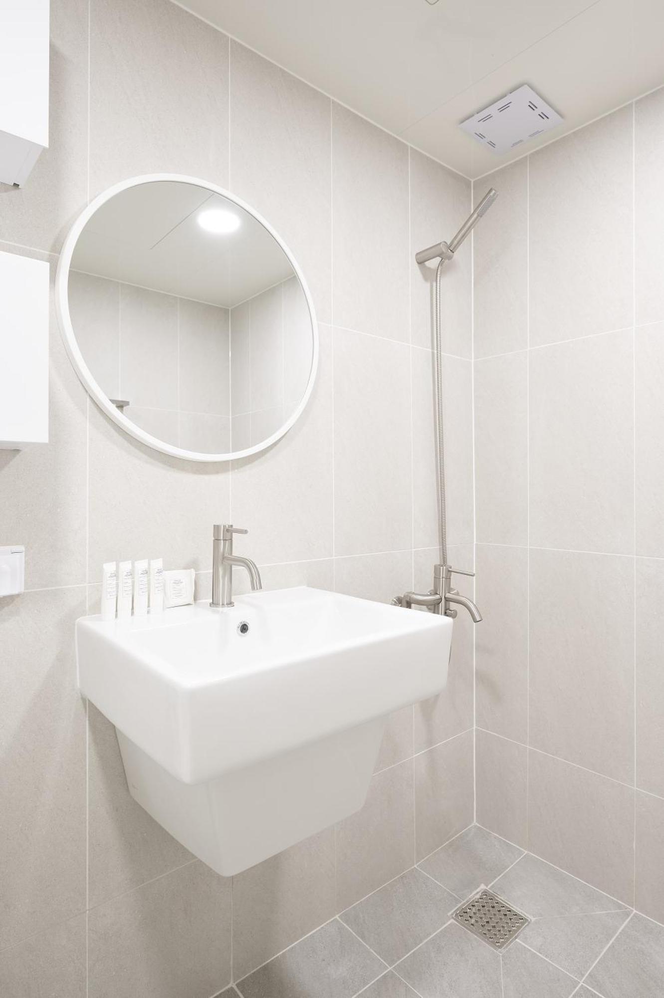 Pangsapuri White Linen House