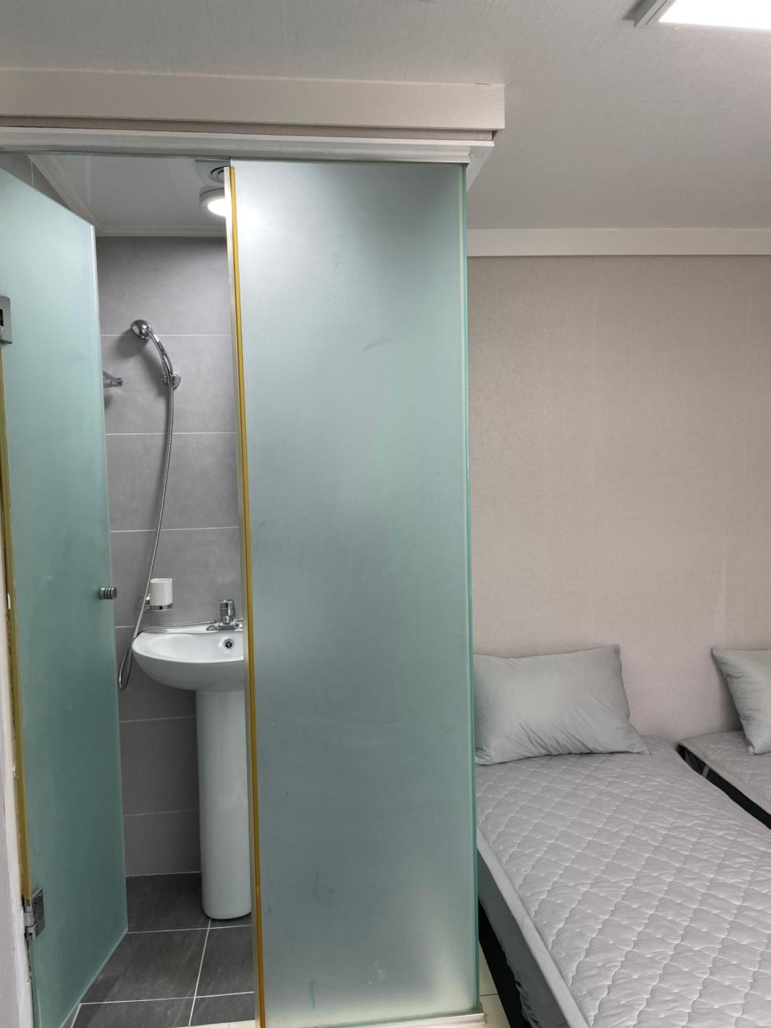 Hostel Female Only - Coco Jongno Hyehwa Station *