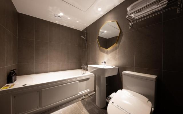 Hotel In Cafe Doksan 3*