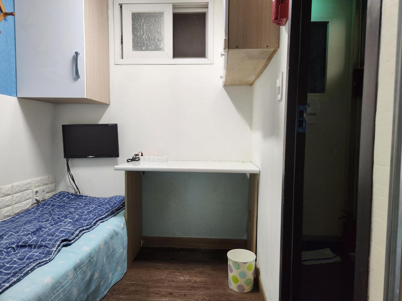 Shinchon Hongdae Private Hostel *