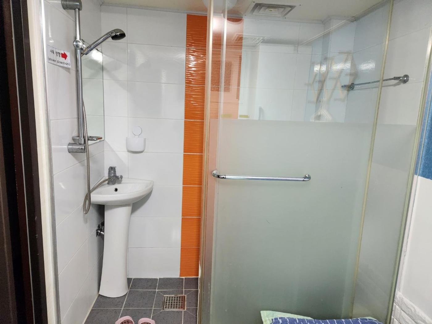 Shinchon Hongdae Private Hostel Seoul