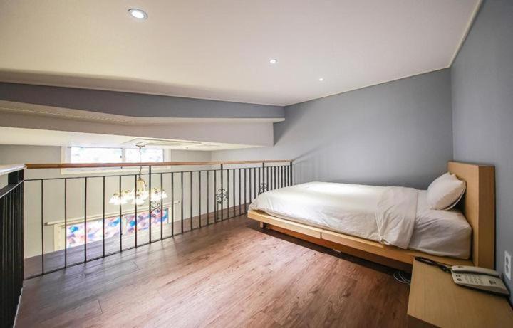 Shine Motel Seoul