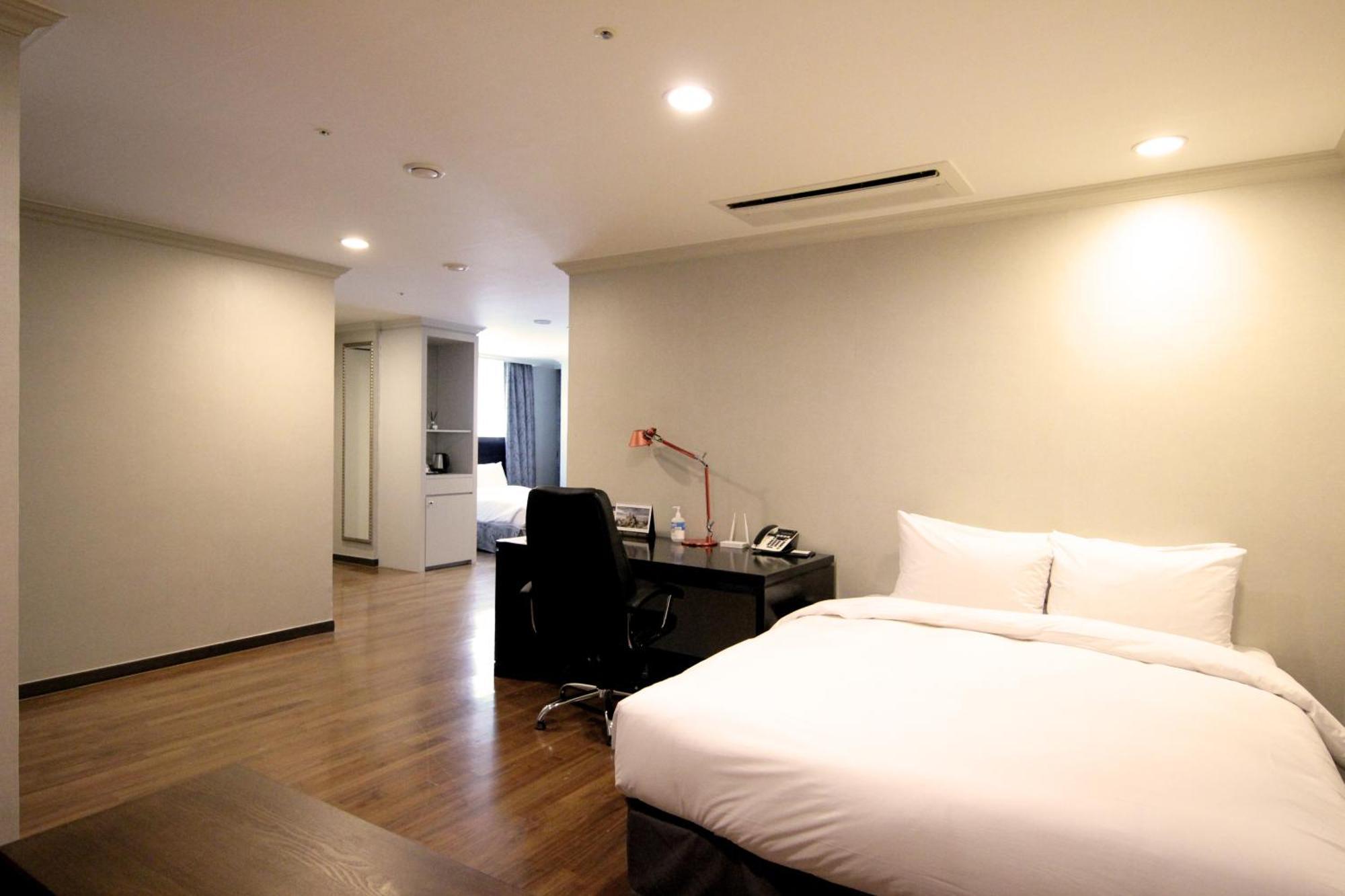 Ramada And Namdaemun 4* Seul
