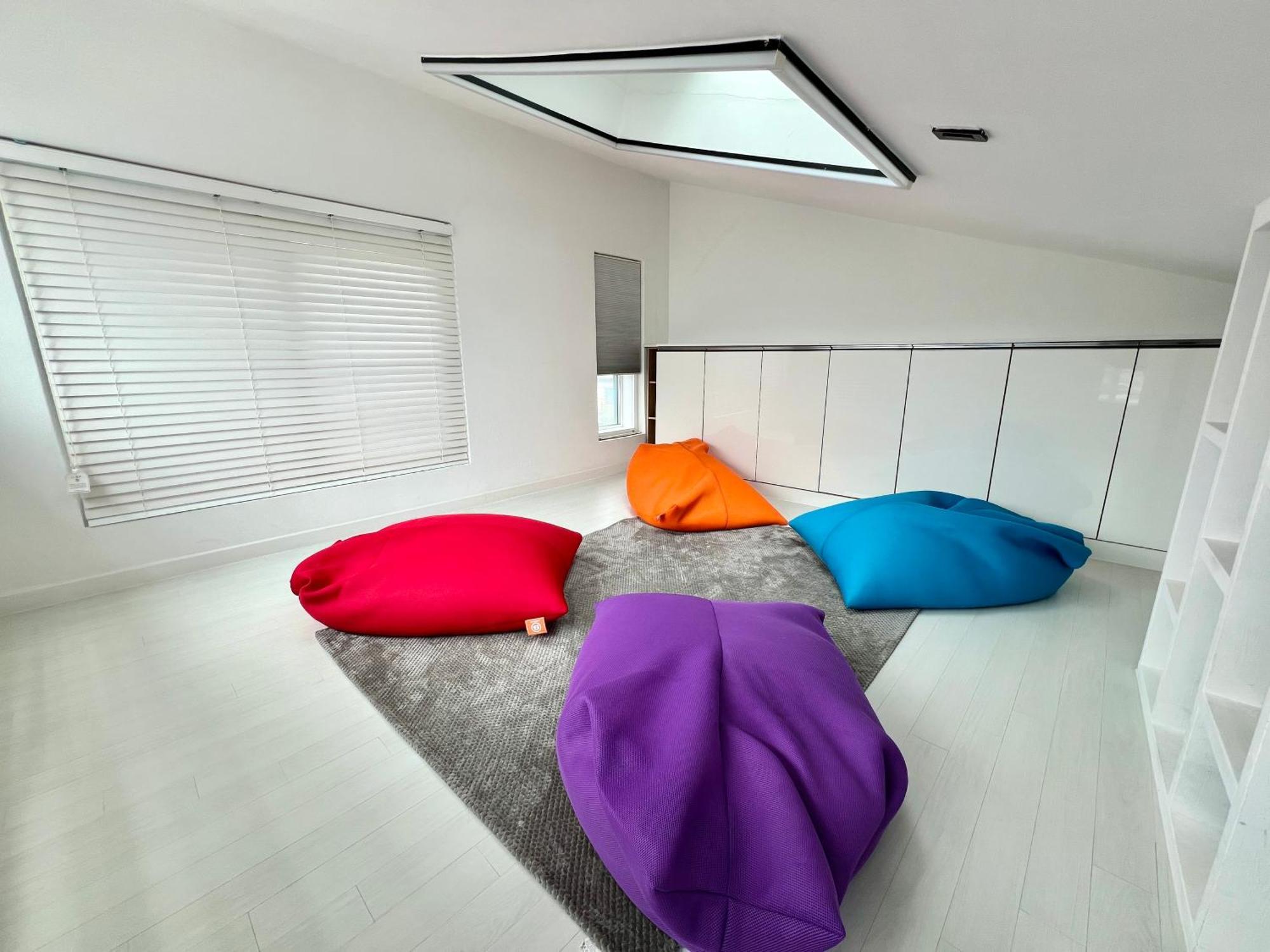 Happy House *