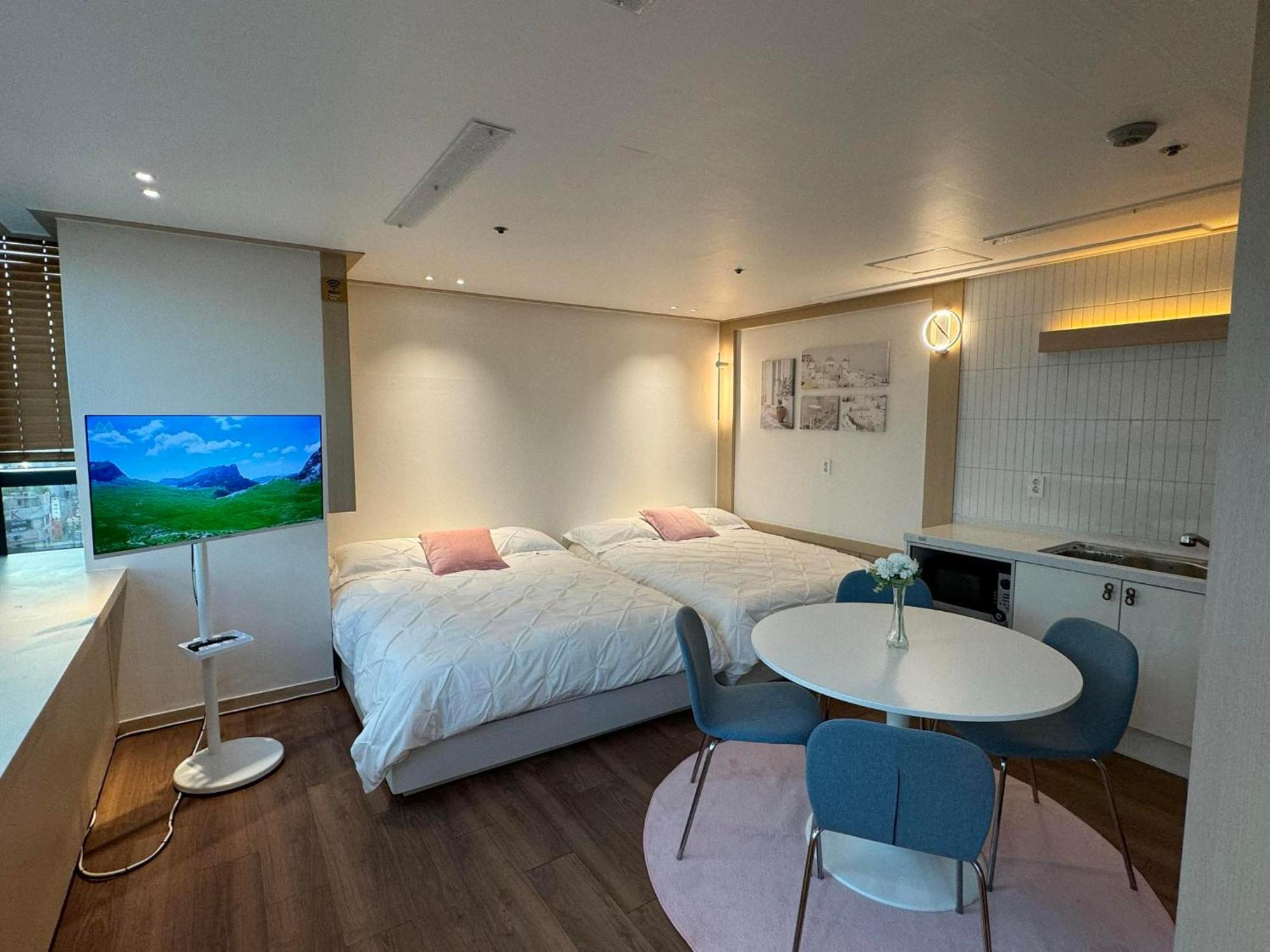 Apartment Hongdae Sub 1min