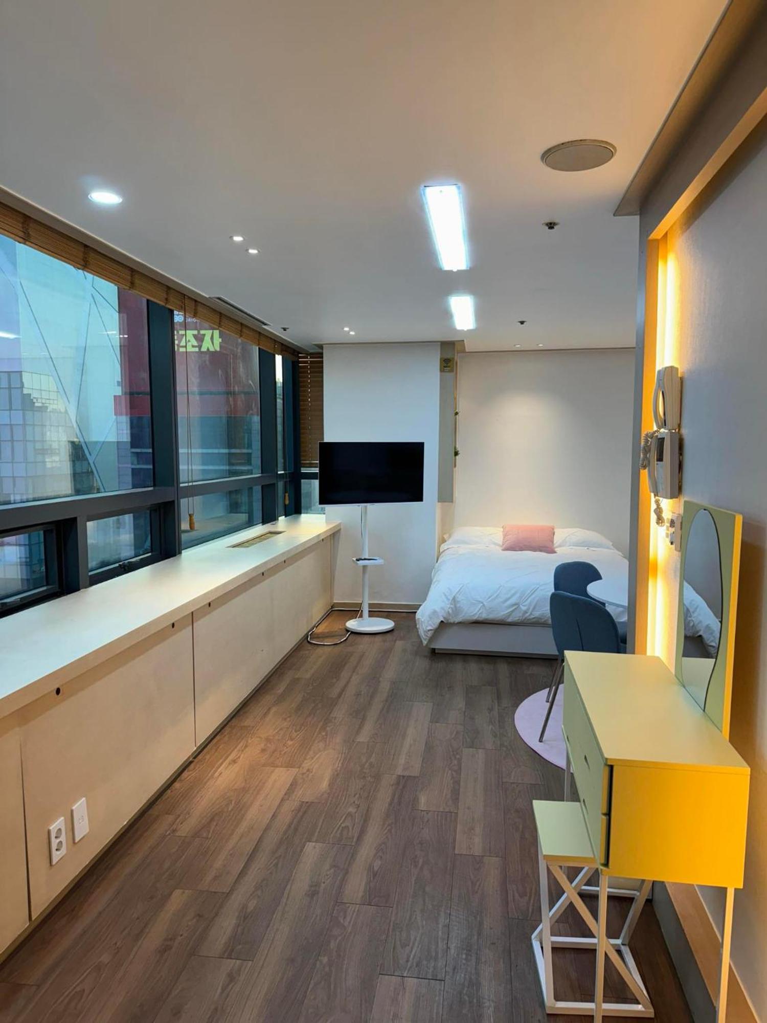 Hongdae Sub 1min Seoul
