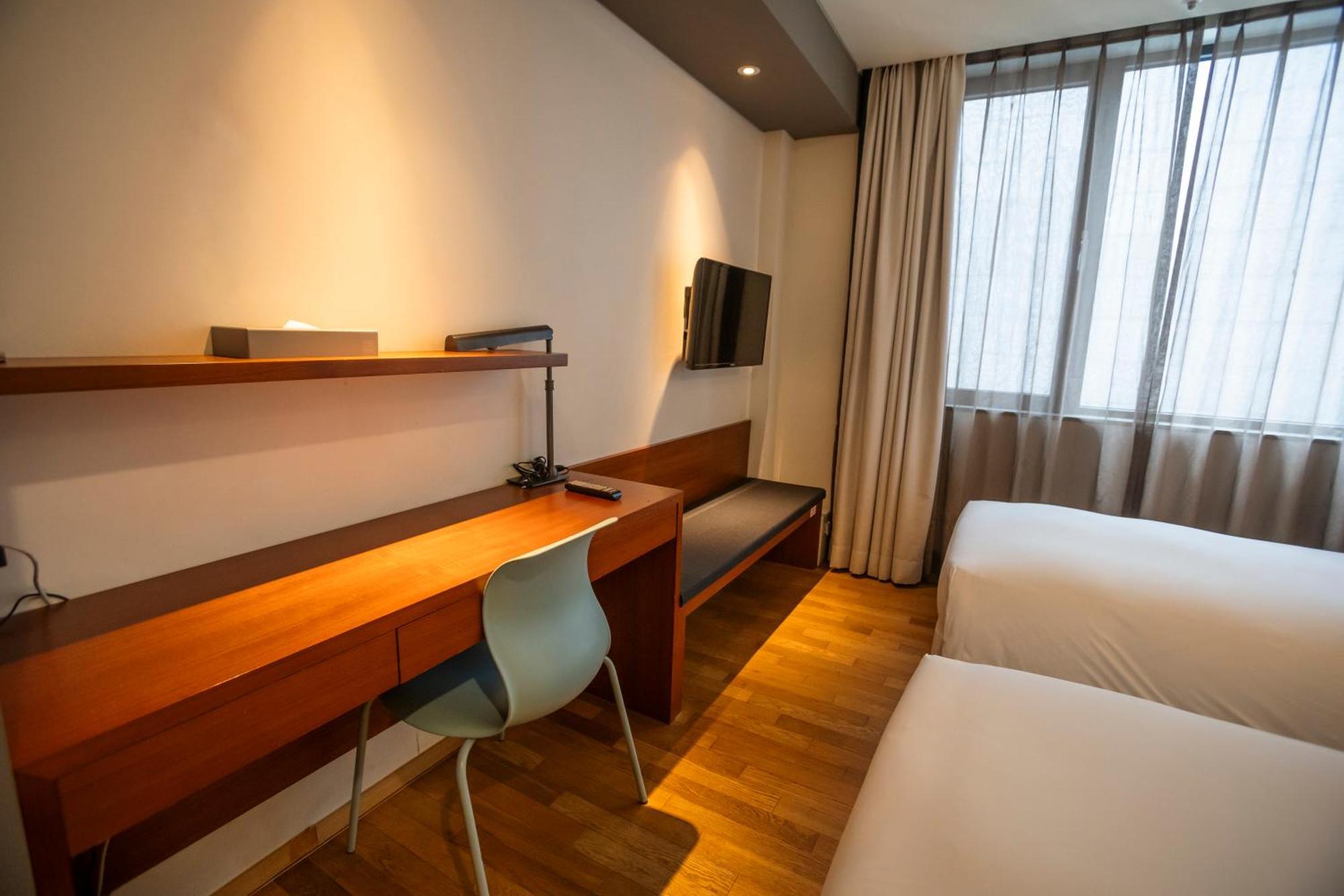 Shinshin Myeongdong Hotel 3*
