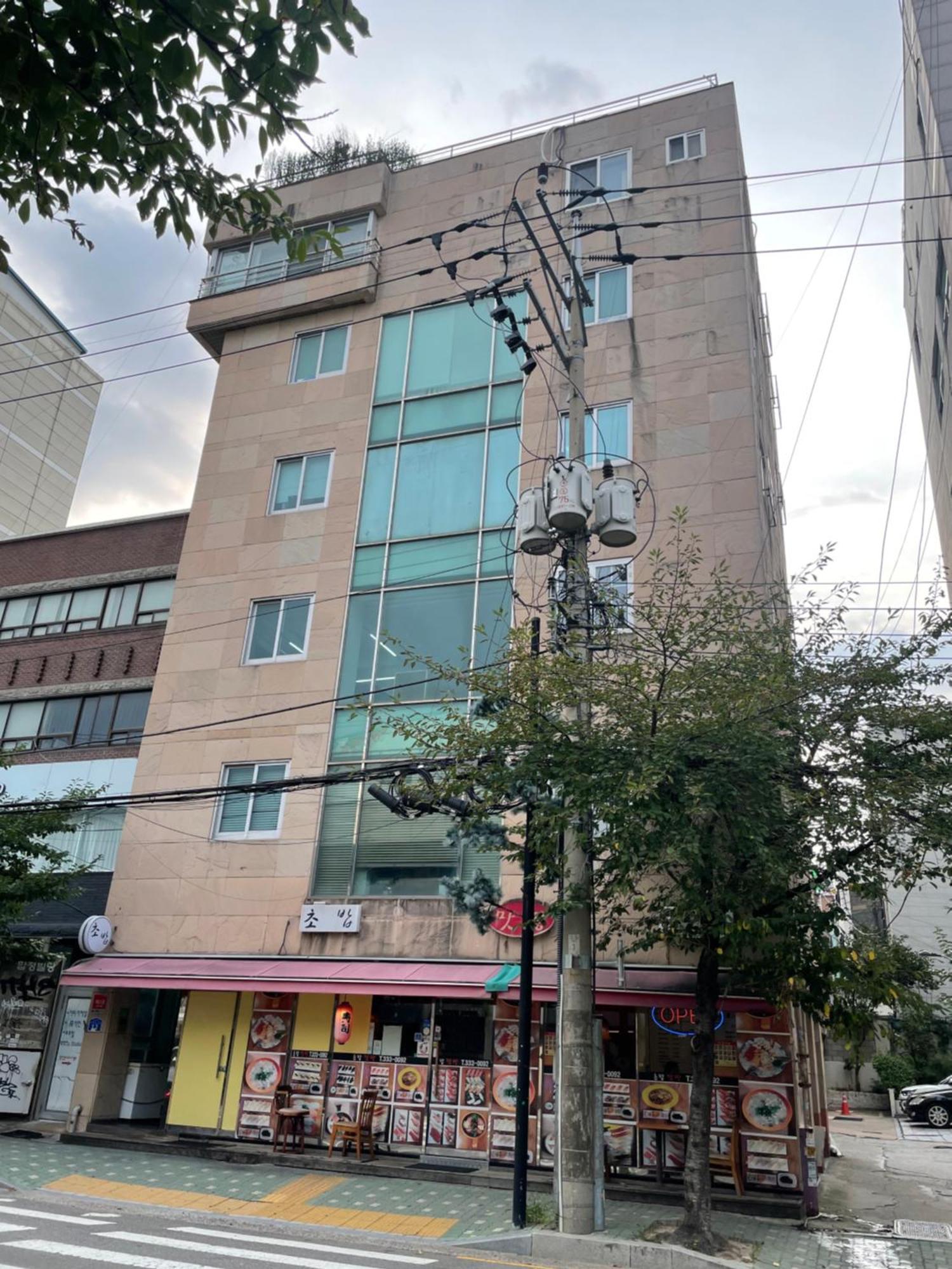 K Wave Only Female In Hongdae 1 * Seoul