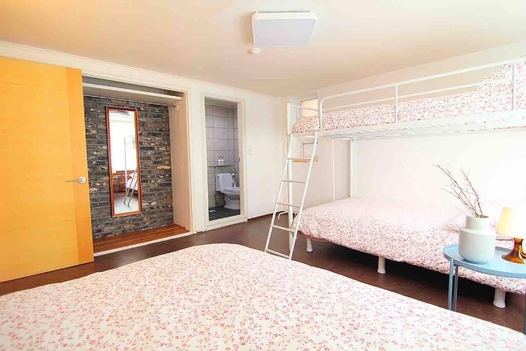 Jandariro Guest house *