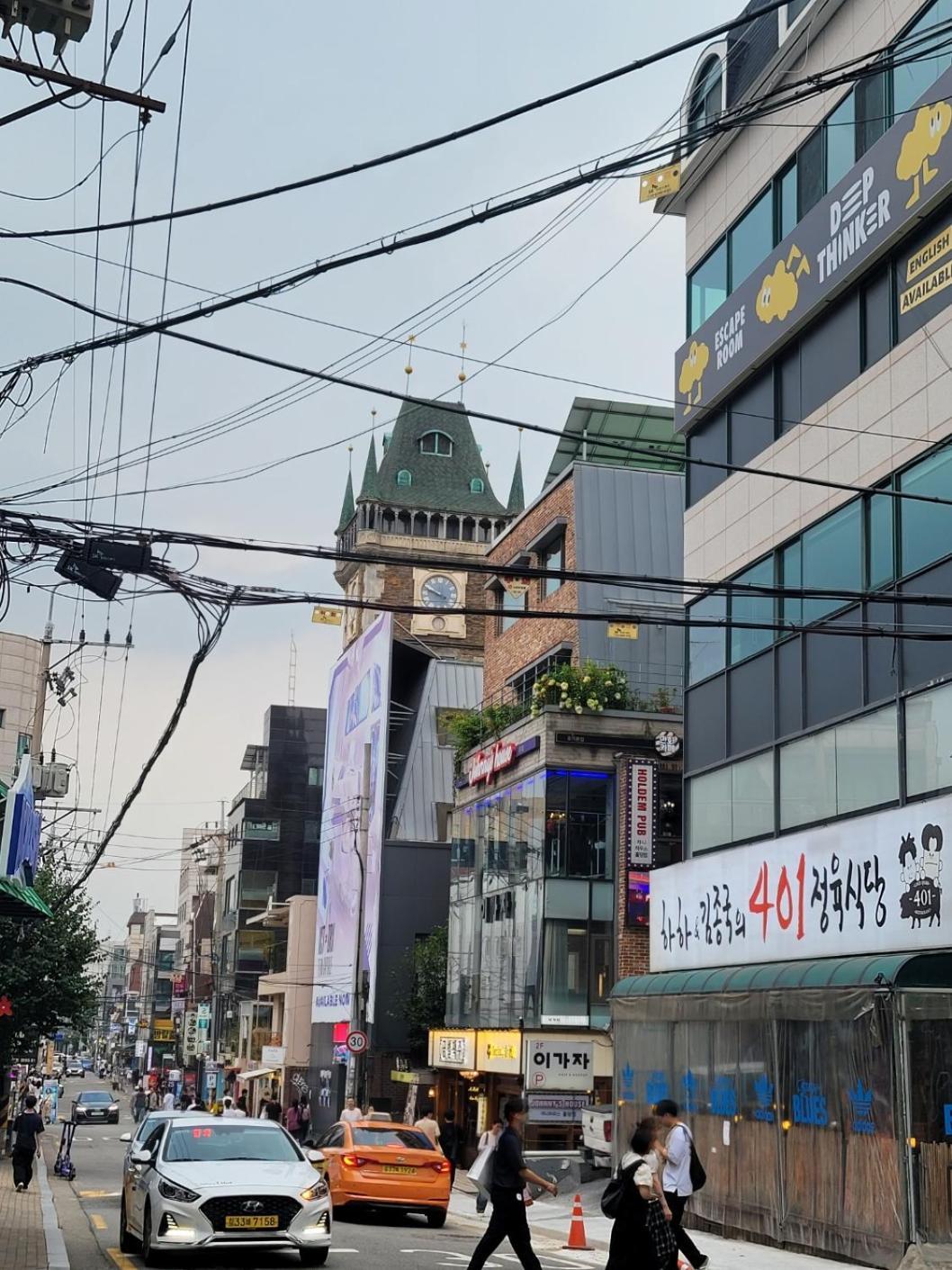 K Wave Only Female In Hongdae 1