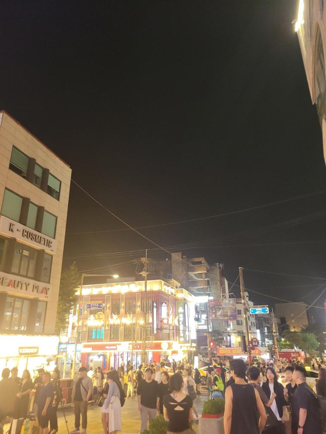 K Wave Only Female In Hongdae 1 * Seoul