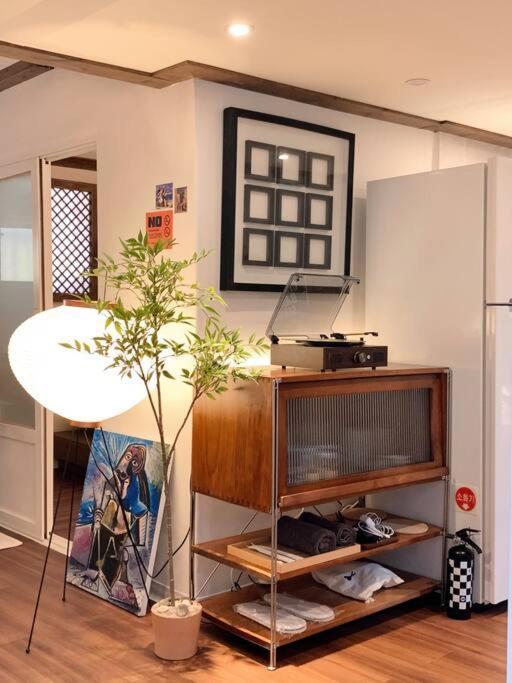A Sensual Hanok-style Detached House In The Center Villa Seoul