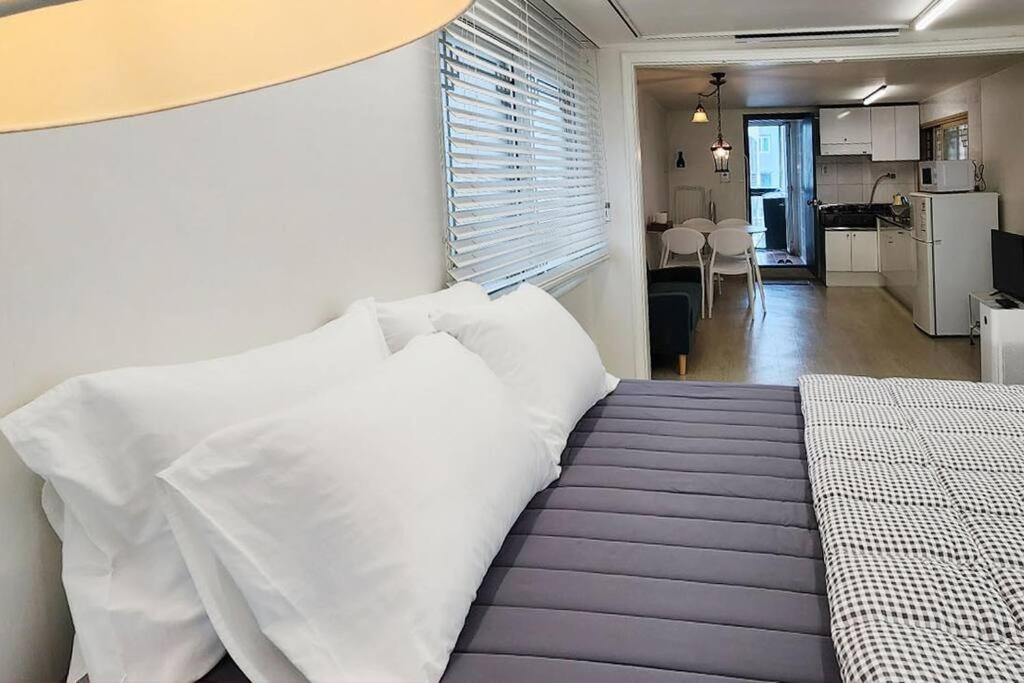 Apartment K-11 Hongdae Yeontral Park