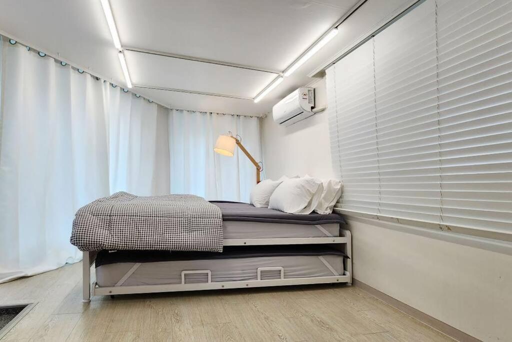 K-11 Hongdae Yeontral Park Apartment *