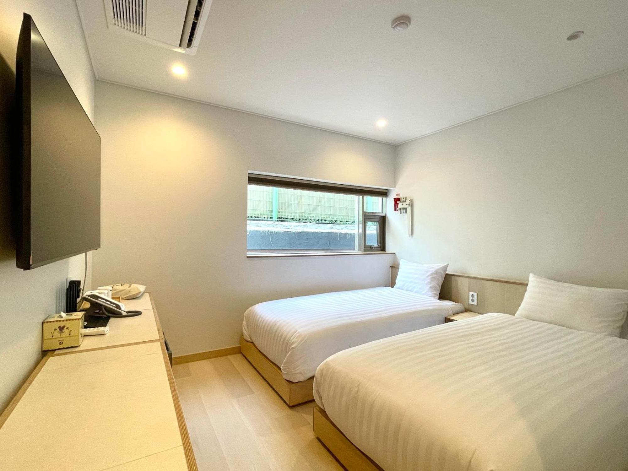Gloryinn Hotel 3*
