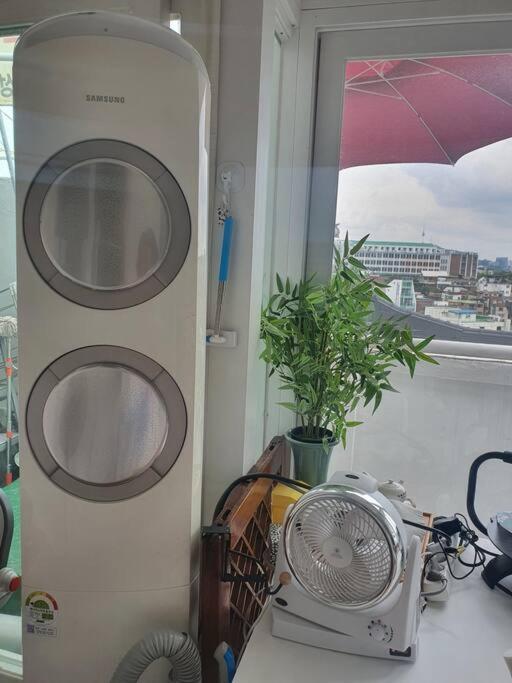 Apartment 'seongbuk Castle Suites' 5 Bedroom, Castle-wall View, Seoul