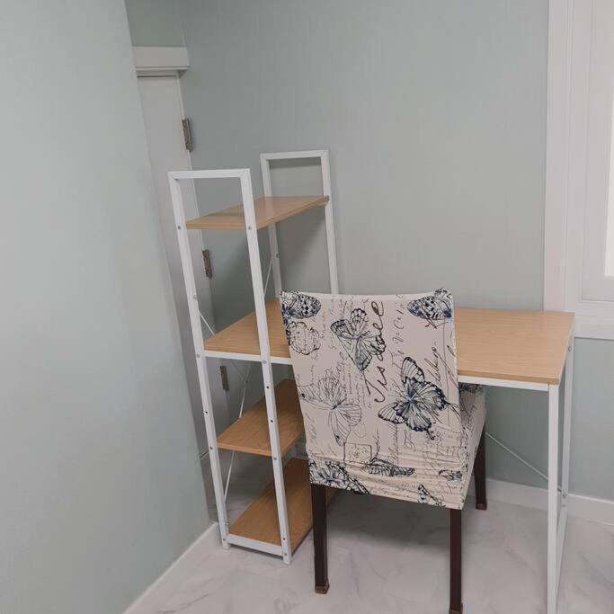 'seongbuk Castle Suites' 5 Bedroom, Castle-wall View, * Seoul
