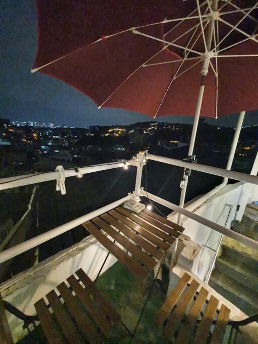 'seongbuk Castle Suites' 5 Bedroom, Castle-wall View, Apartment Seoul