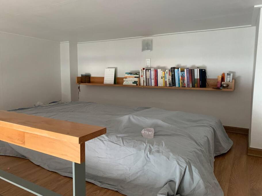 Apartment Soulful Shelter In Hannam