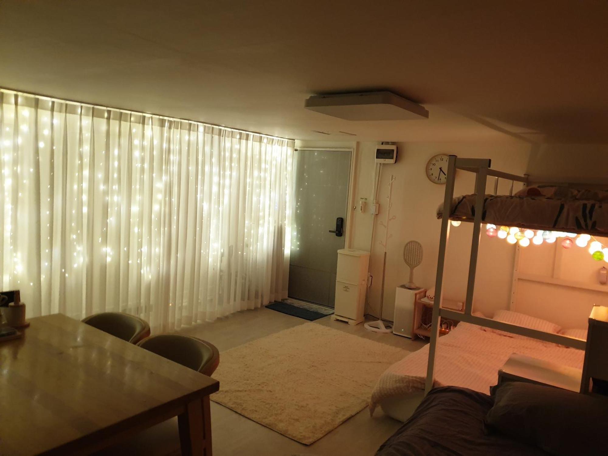 Cheongryangri Zebra Cinema & Rooftop Guest house Seoul
