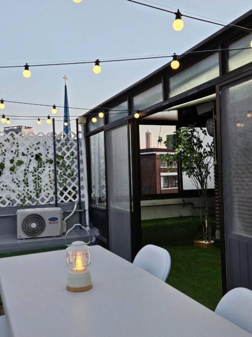 Yongsan Cozy Castle With Rooftop Garden For Families * Seoul