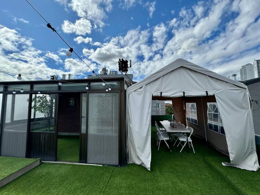Yongsan Cozy Castle With Rooftop Garden For Families Villa *