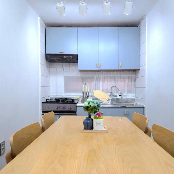 Staydam Apartment *