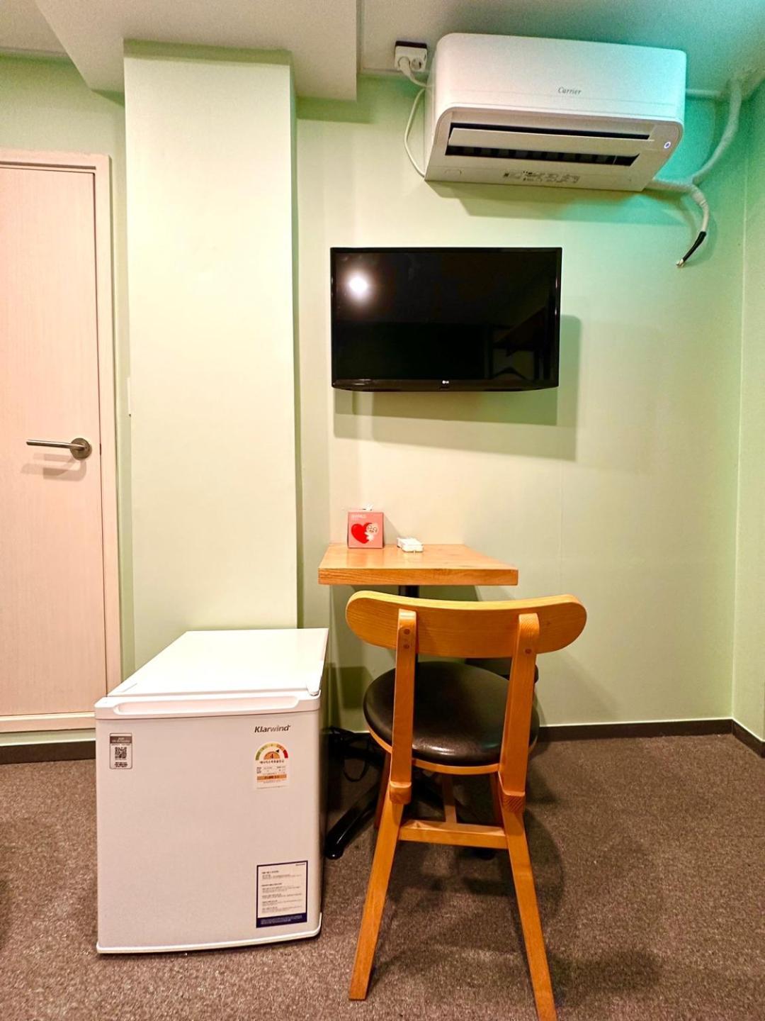R Jongmyo Guest house