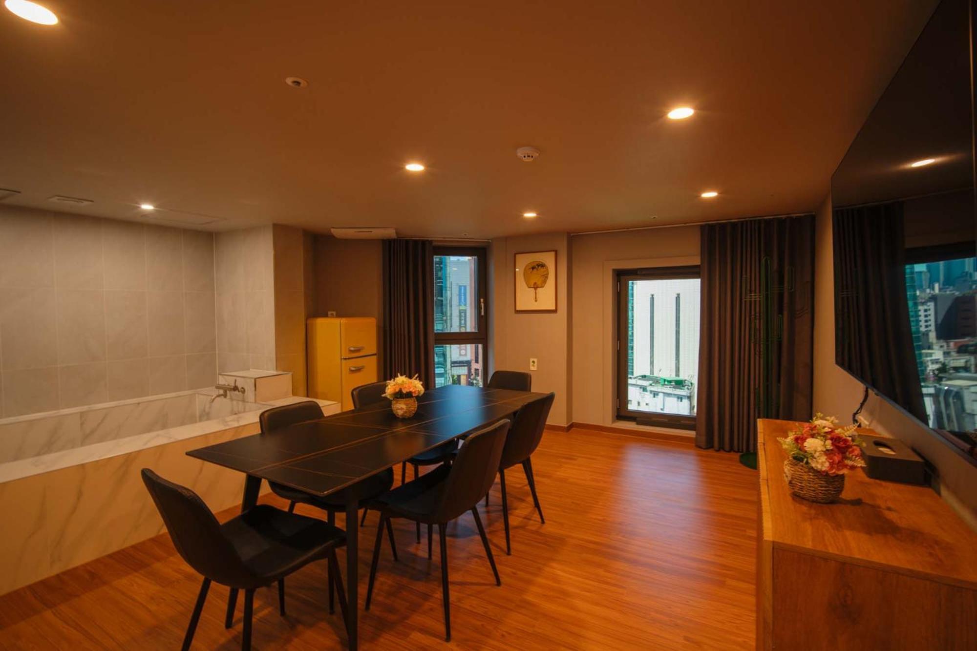 Hotel Shinchon Maven